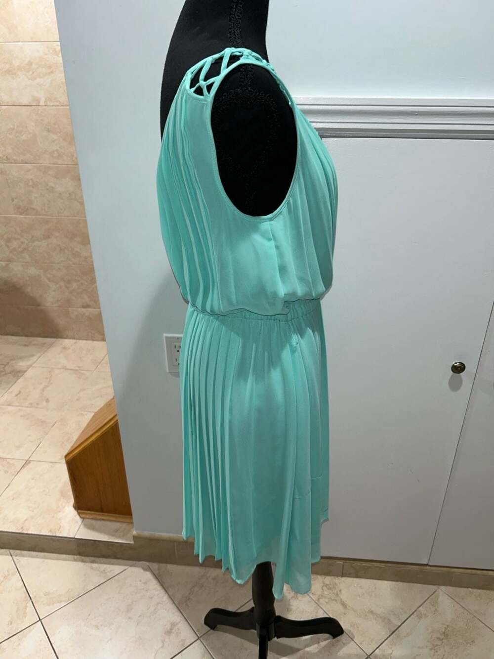 Jessica Simpson Pleated Dress Size 8 Pool Blue Sleeveless Blouson